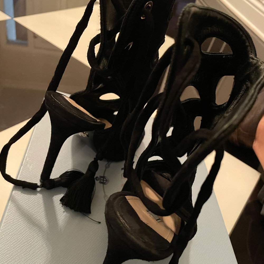 Prada - Picture 7 of 7